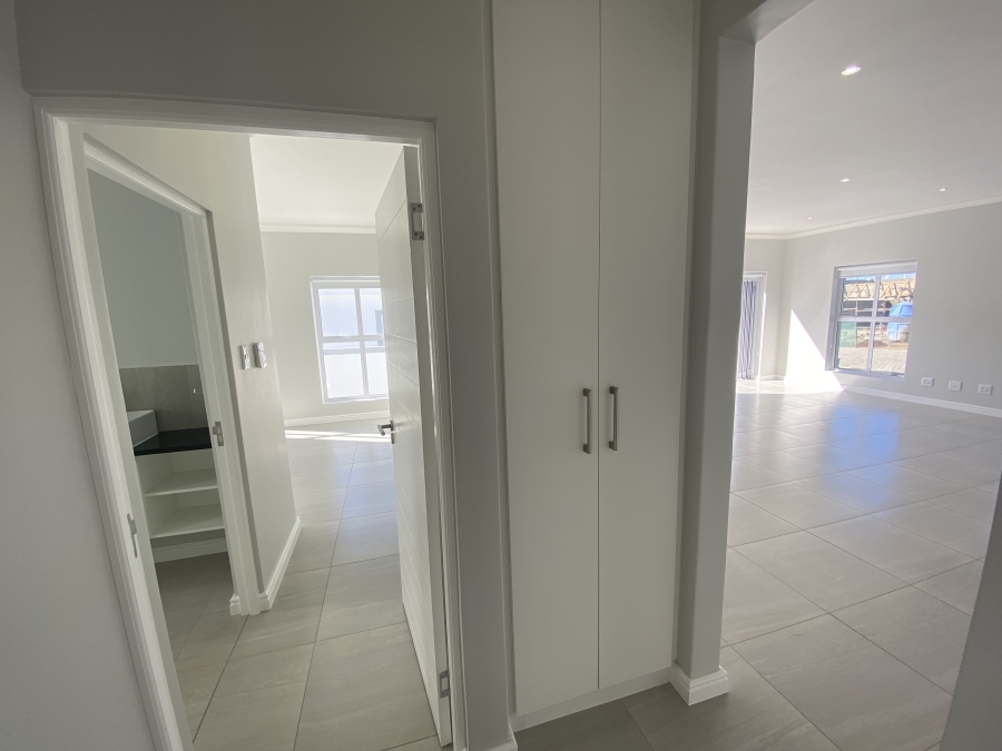 3 Bedroom Property for Sale in Yzerfontein Western Cape